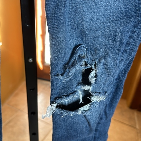 BDG Urban Outfitters Twig High Rise Skinny Distressed Frayed
Raw Hem Jean Sz 27 - Picture 5 of 9